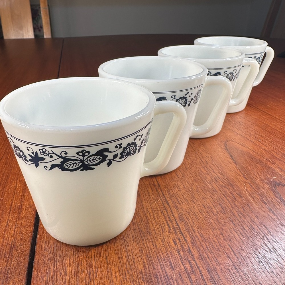 Vintage Set of 4 PYREX Old Town Blue Onion White‎ Coffee Mug Cups D Handle #1410